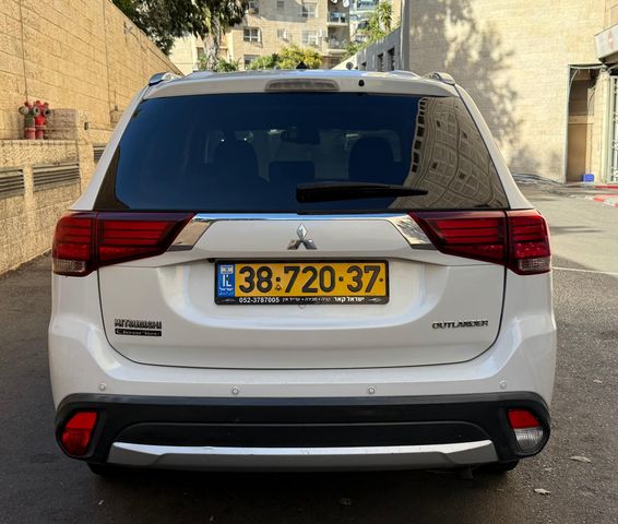 מיצובישי אאוטלנדר