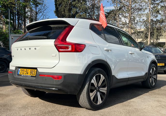 וולוו XC40