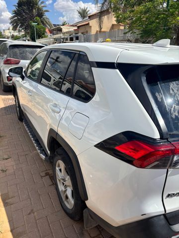 טויוטה RAV4