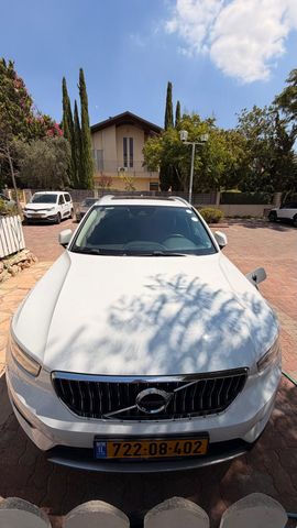 וולוו XC40