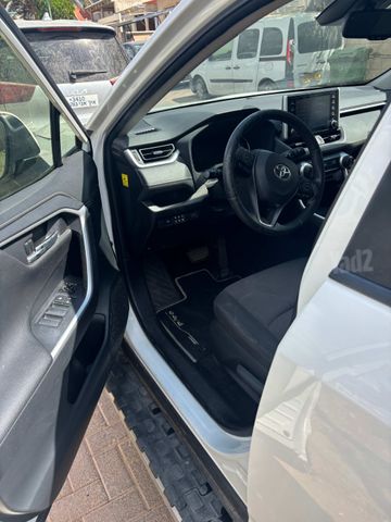 טויוטה RAV4