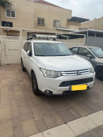 מיצובישי אאוטלנדר