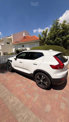 מודעת רכב וולוו XC40