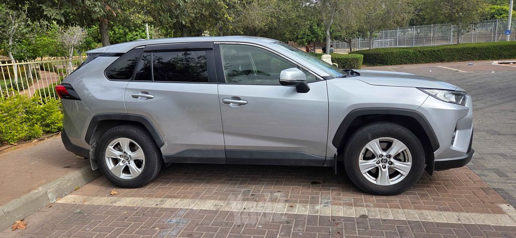 טויוטה RAV4