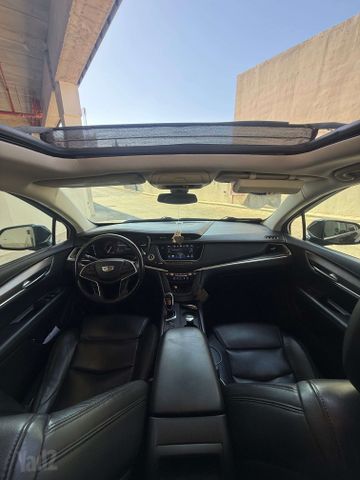קאדילק XT5