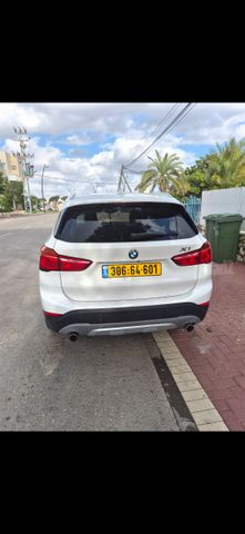 ב מ וו X1