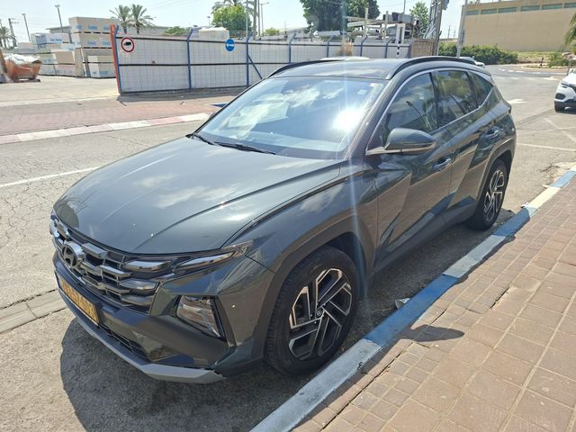 טוסון Luxury אוט׳ 1.6 (160 כ״ס)