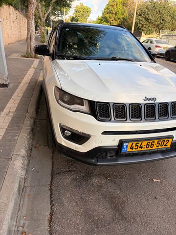 מודעת רכב ג'יפ קומפאס