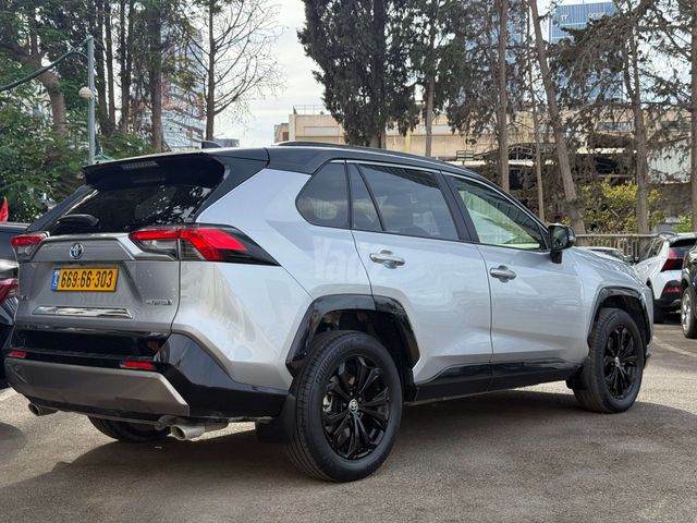 טויוטה RAV4