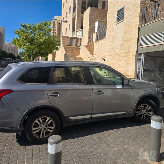 מיצובישי אאוטלנדר