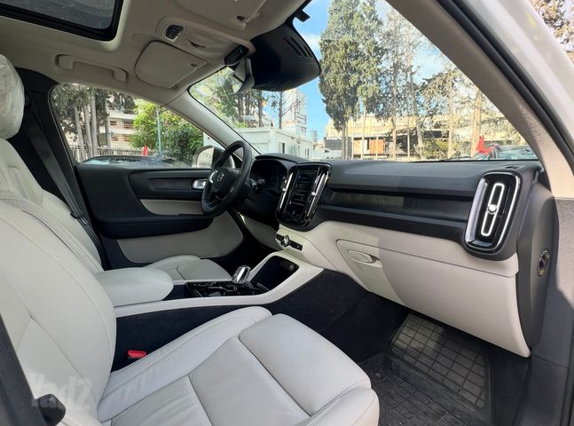 וולוו XC40