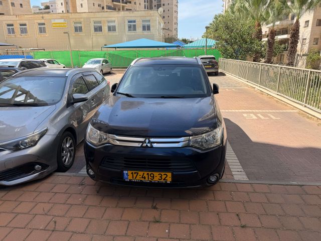 מיצובישי אאוטלנדר