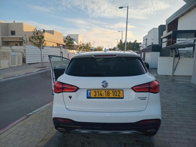 אם ג'י EHS PHEV