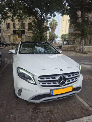 מרצדס-בנץ GLA