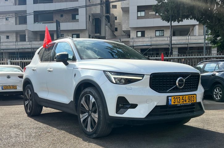 וולוו XC40