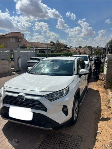 טויוטה RAV4