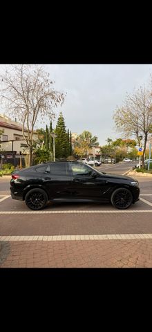 ב מ וו X6