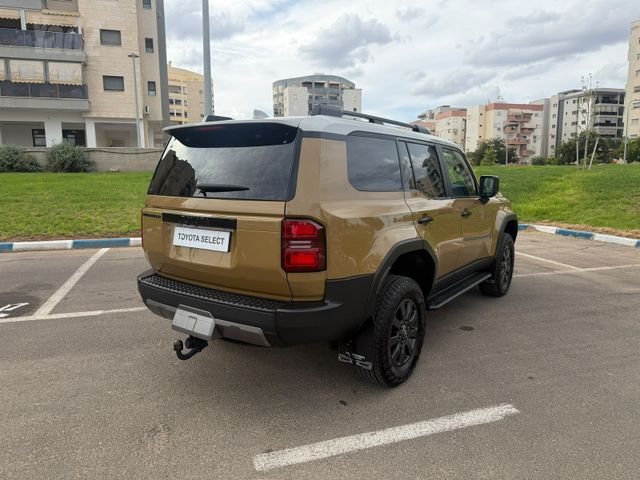 טויוטה לנד קרוזר