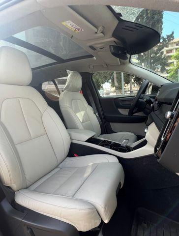 וולוו XC40