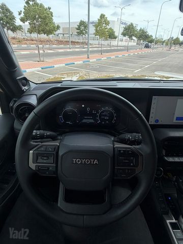 טויוטה לנד קרוזר