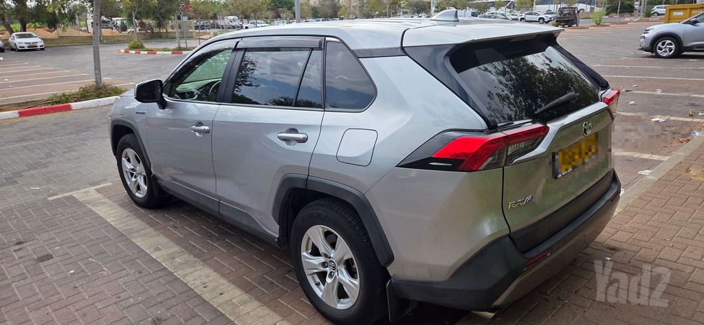 טויוטה RAV4