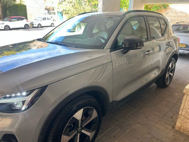 וולוו XC40