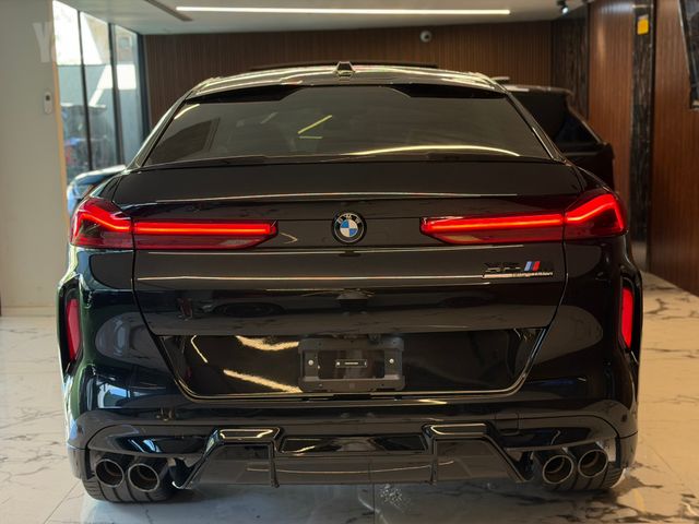 ב מ וו X6 M