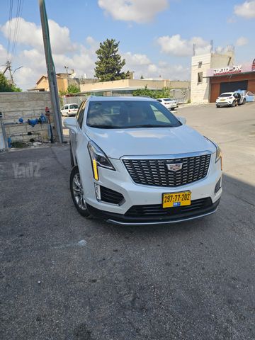 קאדילק XT5