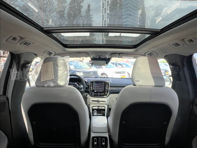 וולוו XC40