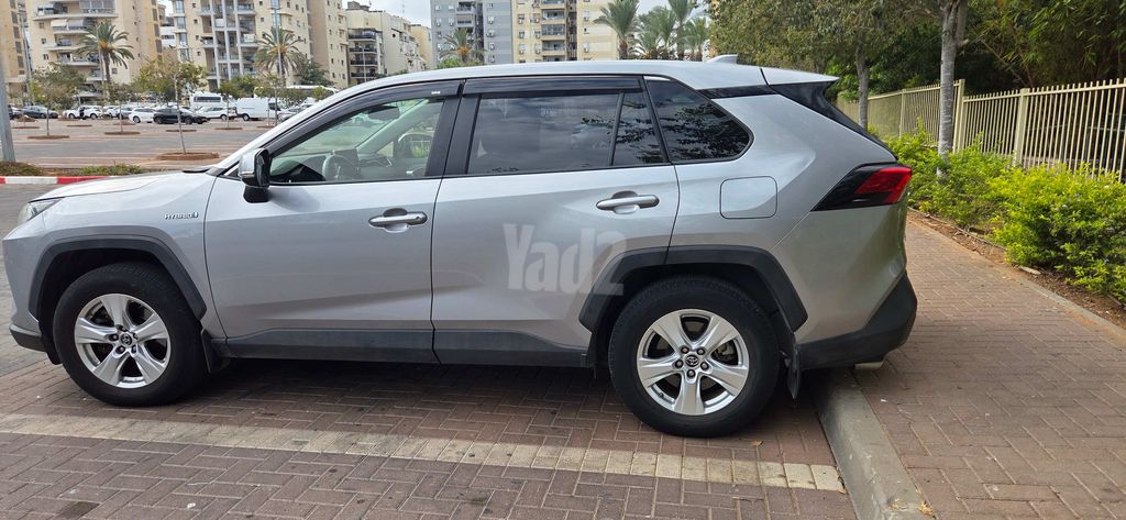 טויוטה RAV4