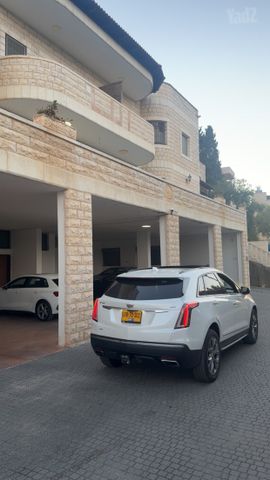 קאדילק XT5