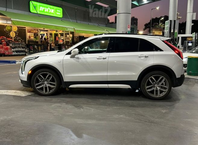 קאדילק XT4