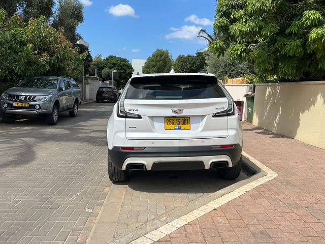 קאדילק XT4