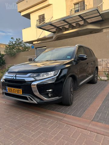 מיצובישי אאוטלנדר
