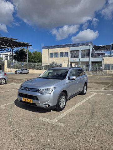 מיצובישי אאוטלנדר