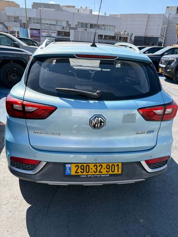 אם ג'י ZS
