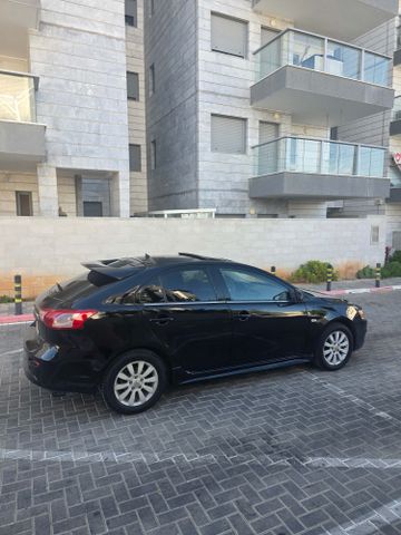 מיצובישי לנסר