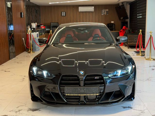 ב מ וו M4