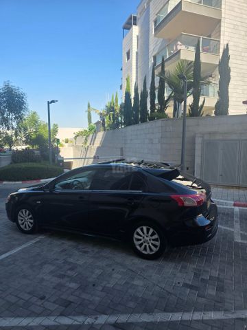 מודעת רכב מיצובישי לנסר