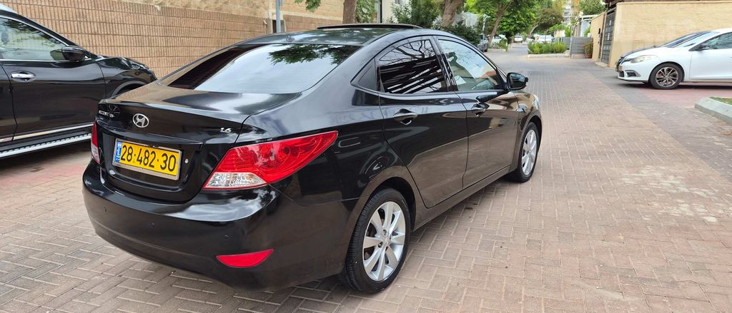 יונדאי אקסנט i25