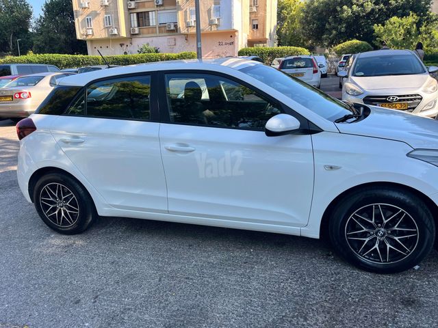 יונדאי i20