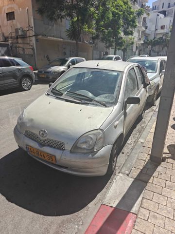 טויוטה יאריס