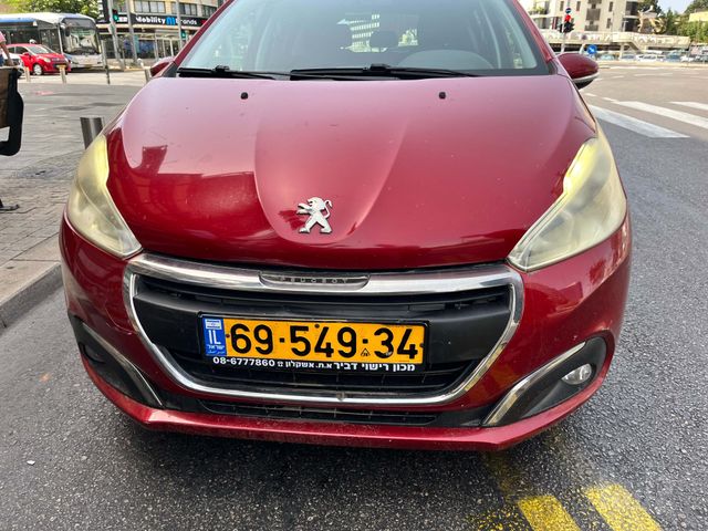 פיג'ו 208