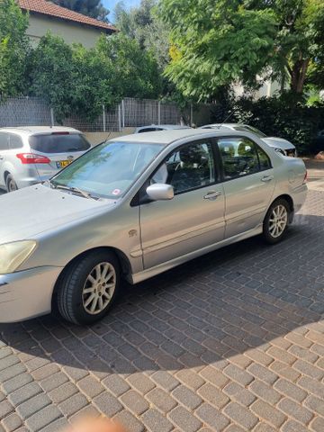 לנסר Executive אוט׳ 1.6 (98 כ״ס)