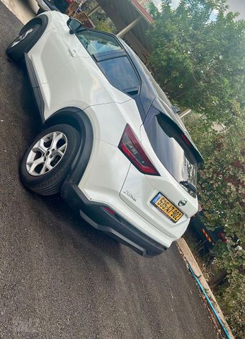 ניסאן ג'וק
