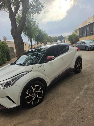 טויוטה C-HR