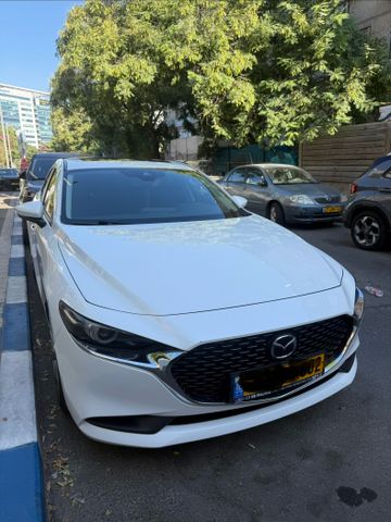 מודעת רכב מאזדה 3