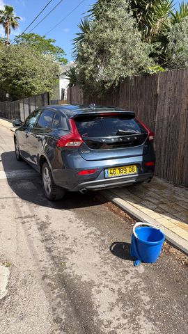 וולוו V40