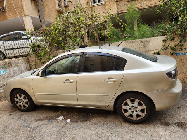 מודעת רכב מאזדה 3