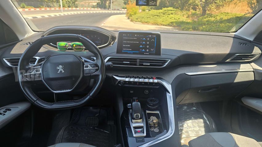 פיג'ו 3008